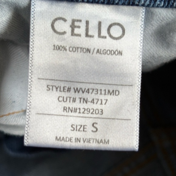 Cello Women’s Blue Summer Beach Vacation Ripped Distress Blue Jean Short Size 27 - Picture 9 of 15